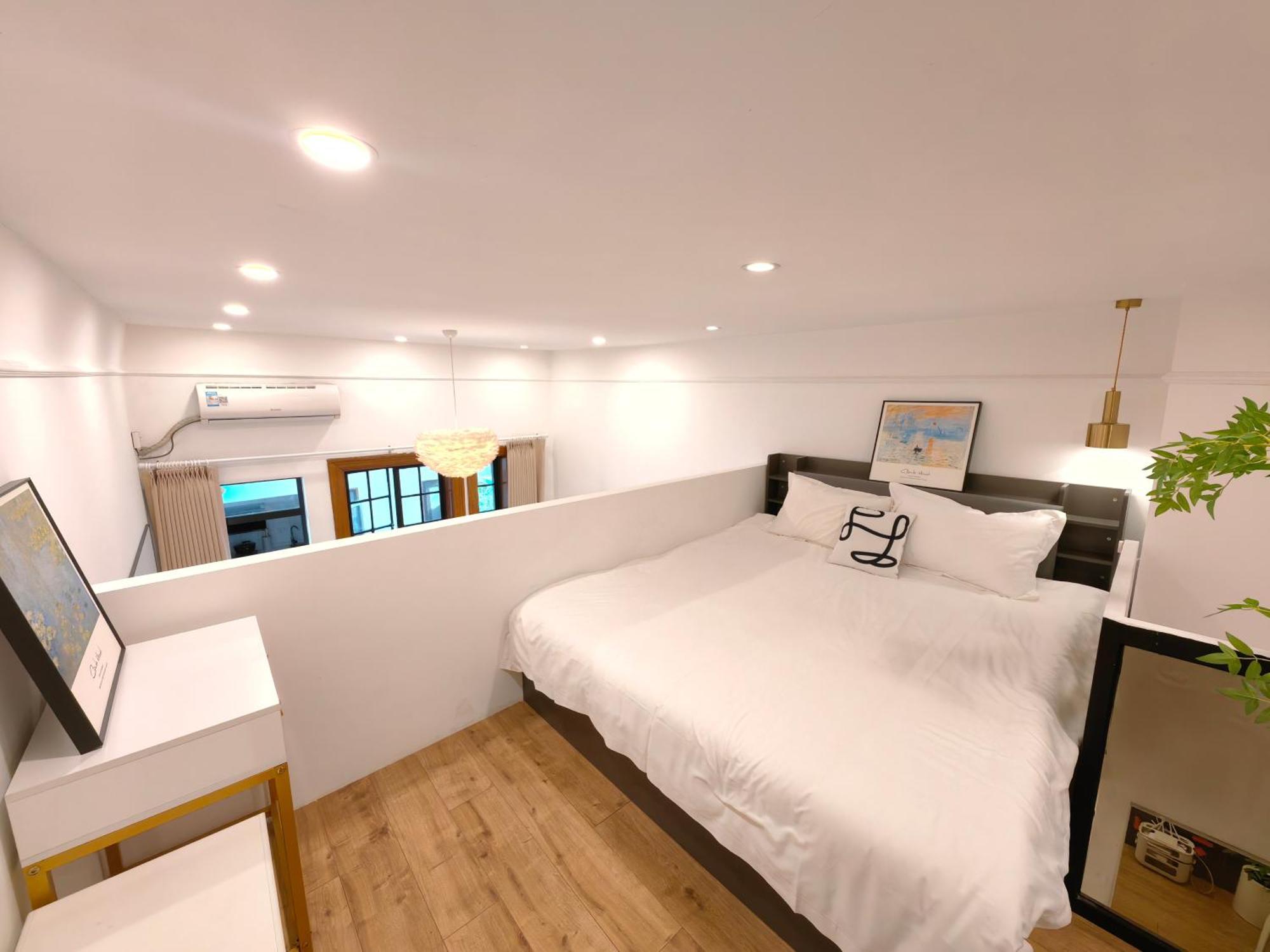 Tonight West Nanjing Road Jiafa Building Hotel 3*